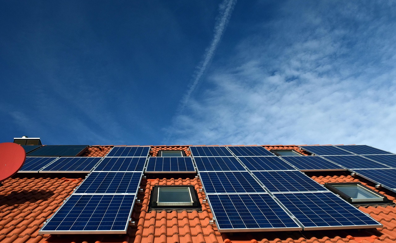 Building Integrated Solar Panels for Efficient and Sustainable Architecture